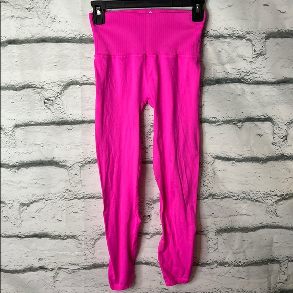 FP Movement Good Karma Leggings in Magenta - Size M/L NWOT - Picture 5 of 8